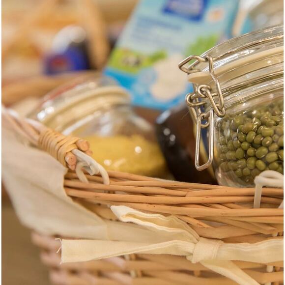 Vintiquewise Oval Willow Basket with Double Drop Down Handles - Picture 4 of 6